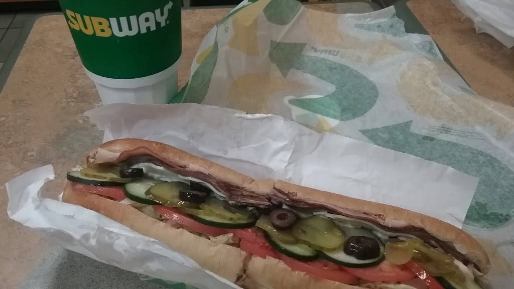 Subway Restaurants | restaurant | Concorde Green Shopping Center, 159 E N Ave #10, Glendale Heights, IL 60139, USA | 6308716000 OR +1 630-871-6000