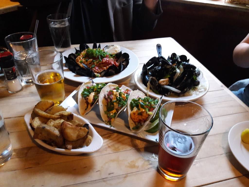 Berthas | night club | 734 S Broadway, Baltimore, MD 21231, USA | 4103275795 OR +1 410-327-5795