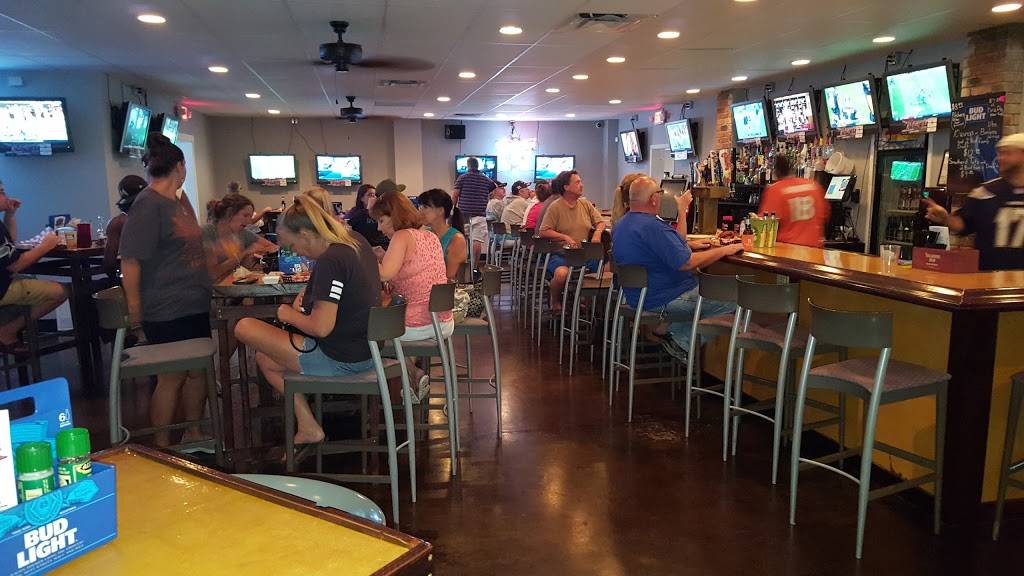 Average Joes Sports Bar & Grille | restaurant | 5858 Roosevelt Blvd, Clearwater, FL 33760, USA | 7274377340 OR +1 727-437-7340