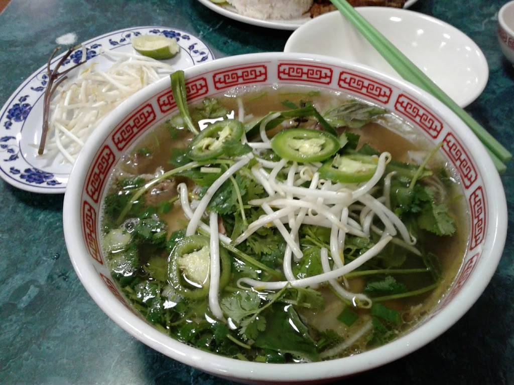 Phở Hòa Lão Vietnamese Restaurant | restaurant | 720 International Blvd, Oakland, CA 94606, USA | 5104516888 OR +1 510-451-6888