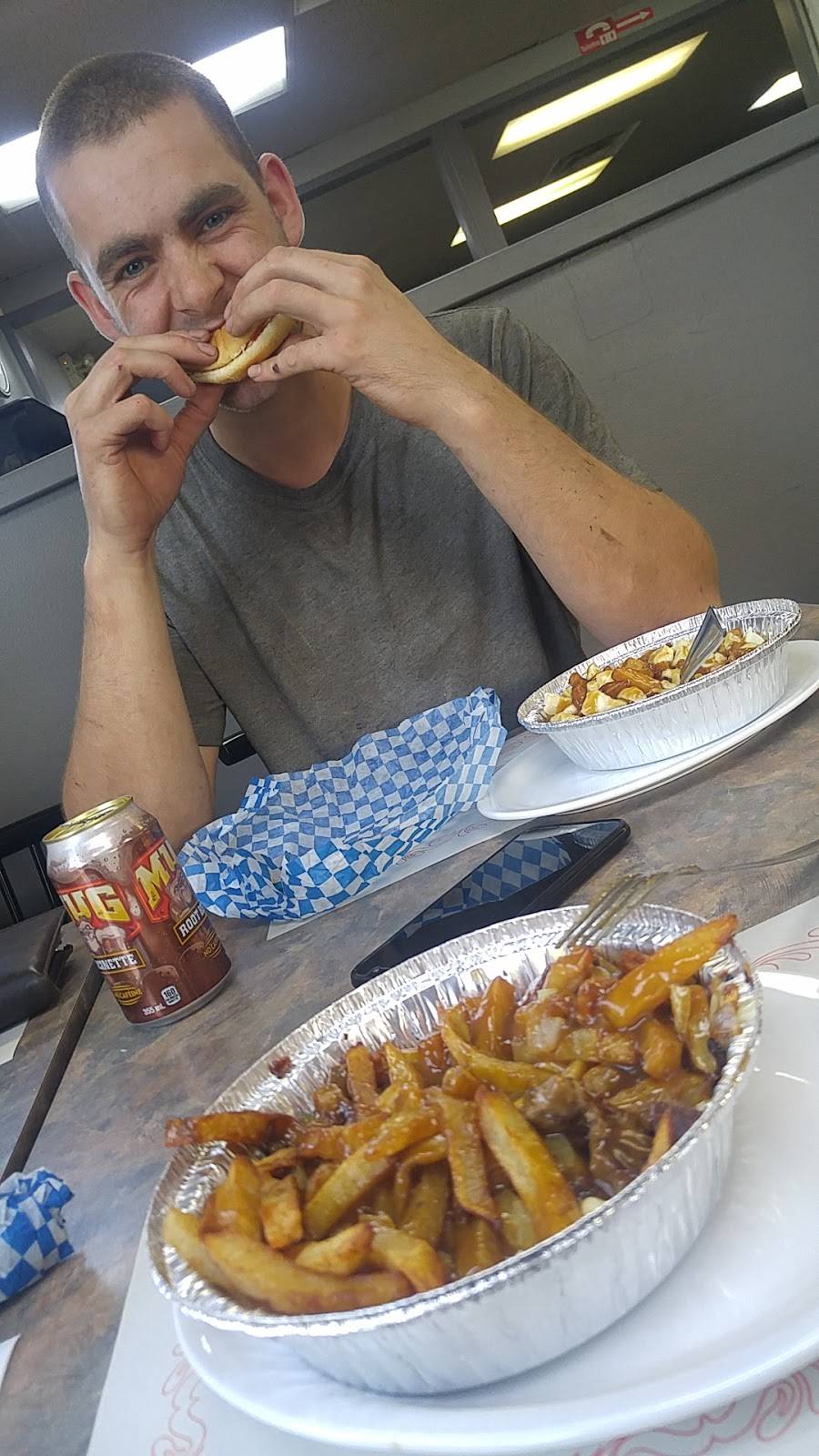 Cantine Ti-Clin | restaurant | 632 Rue Principale, Saint-Dominique, QC J0H 1L0, Canada | 4502618383 OR +1 450-261-8383