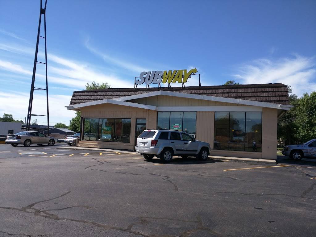 Subway Restaurants | restaurant | 10 County Rd A, Black River Falls, WI 54615, USA | 7152849193 OR +1 715-284-9193