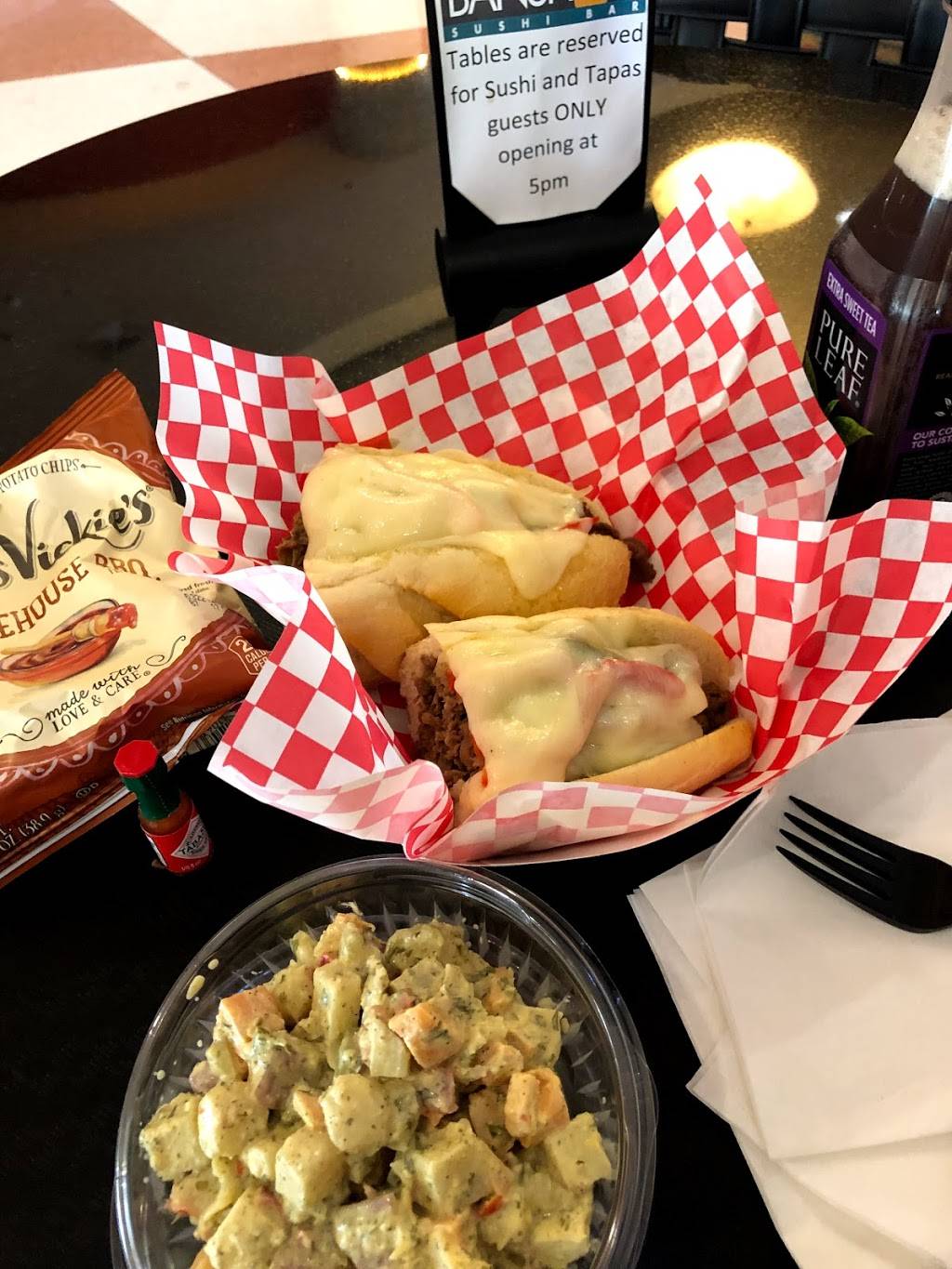 Reds Deli & Market | restaurant | 9840 International Dr, Orlando, FL 32819, USA | 4079969840 OR +1 407-996-9840