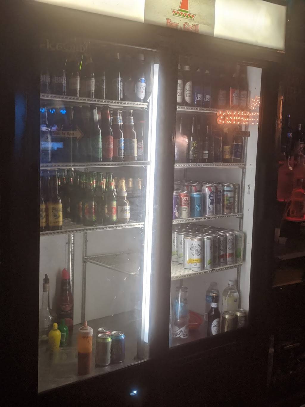 Juniors Bar & Grill | restaurant | 234 King Ave, Columbus, OH 43201, USA | 6147320619 OR +1 614-732-0619