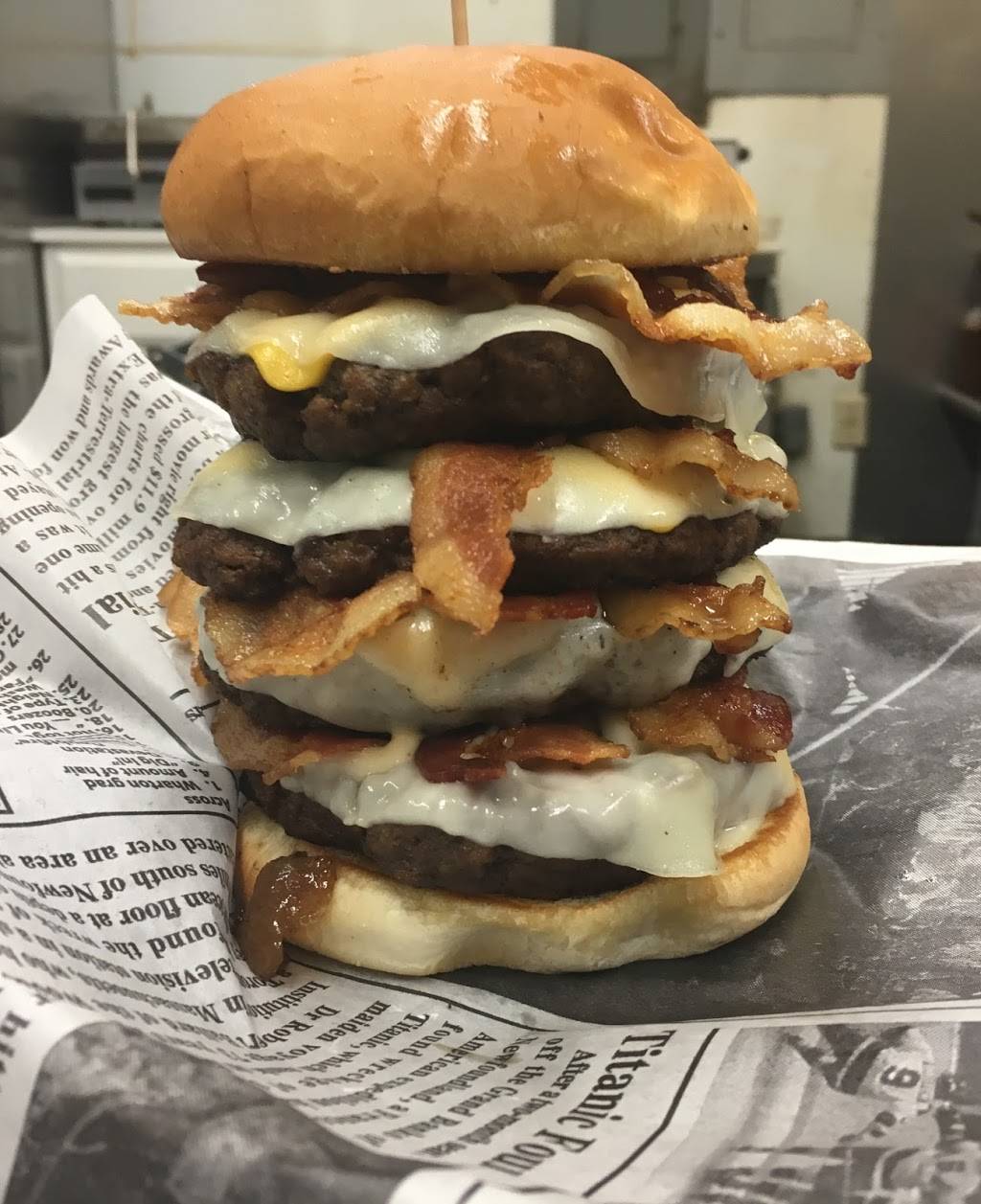 The Burger Cabin | restaurant | 20905 E Main St, Huntingdon, TN 38344, USA | 7315353437 OR +1 731-535-3437