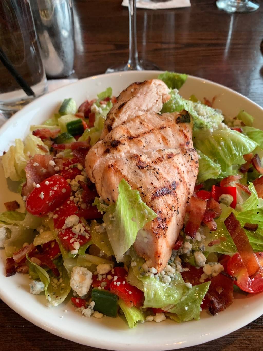 Burtons Grill of Burlington | restaurant | Middlesex Commons, 43 Middlesex Turnpike #10b, Burlington, MA 01803, USA | 7812212281 OR +1 781-221-2281