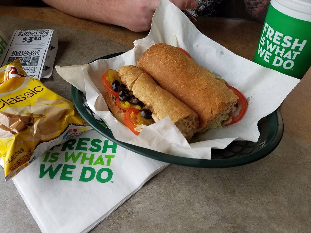 Subway | restaurant | 1805 South W S Young Drive, Killeen, TX 76543, USA | 2546907299 OR +1 254-690-7299