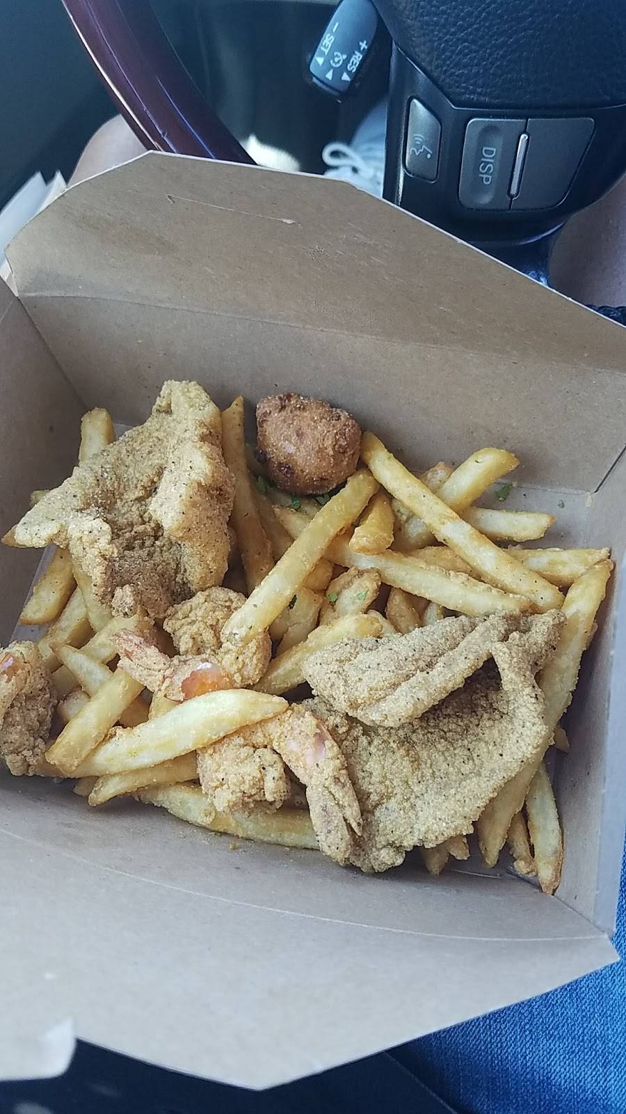 Catfish Station | restaurant | 1706, 8110 Kirby Dr, Houston, TX 77054, USA | 7136644445 OR +1 713-664-4445