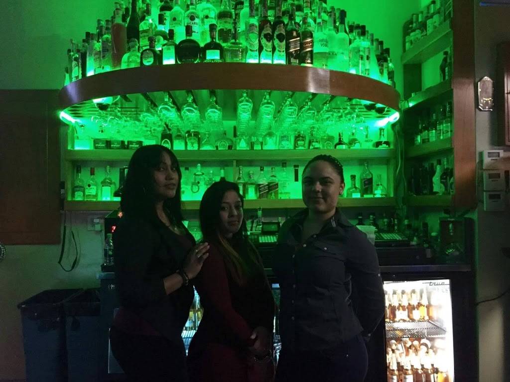 La Carreta Vieja | restaurant | 1339 W Greenfield Ave, Milwaukee, WI 53204, USA | 4142265419 OR +1 414-226-5419