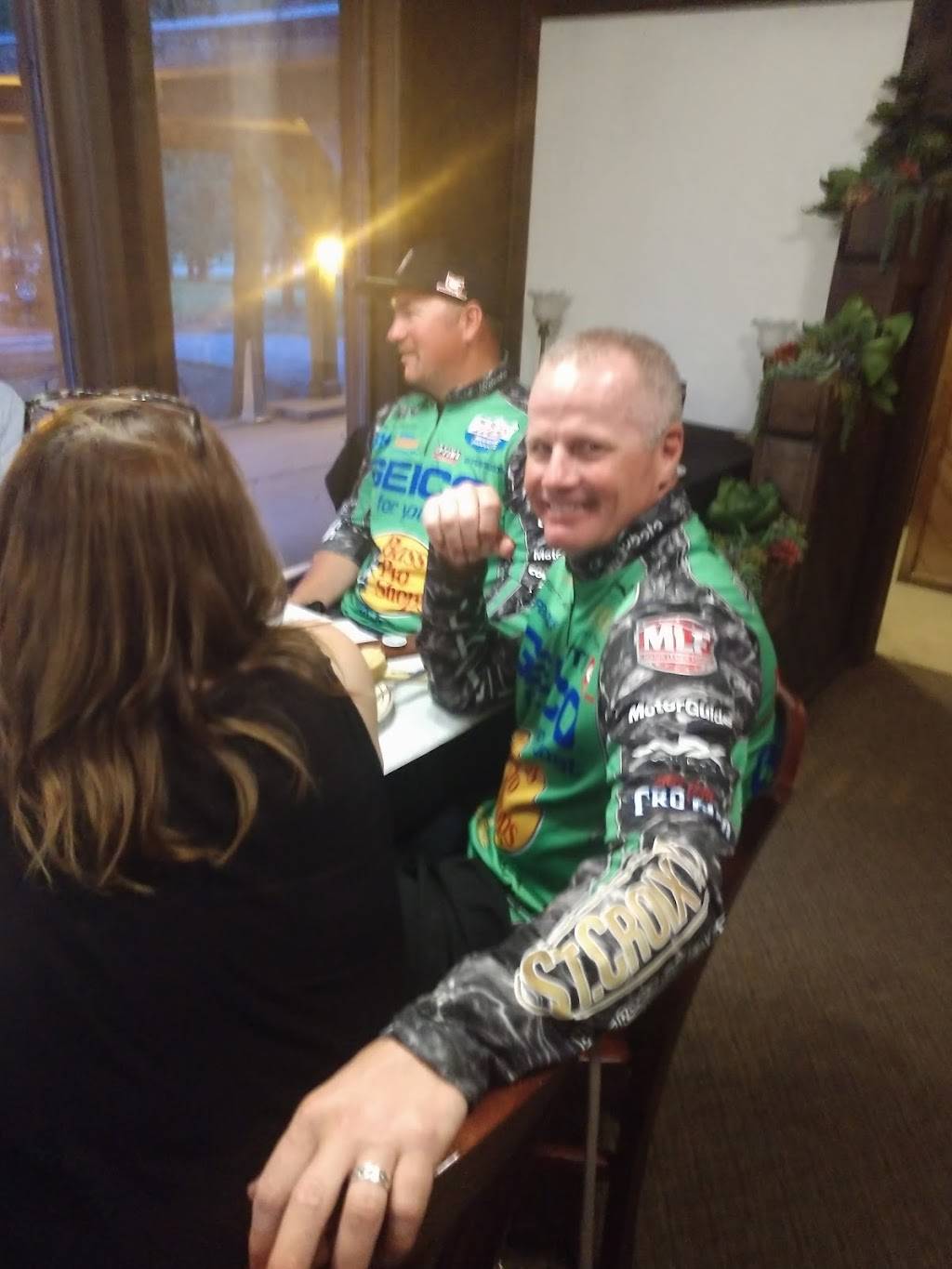 Fireside Dining | restaurant | 2256 Lodge Rd, Ardmore, OK 73401, USA | 5802264070 OR +1 580-226-4070