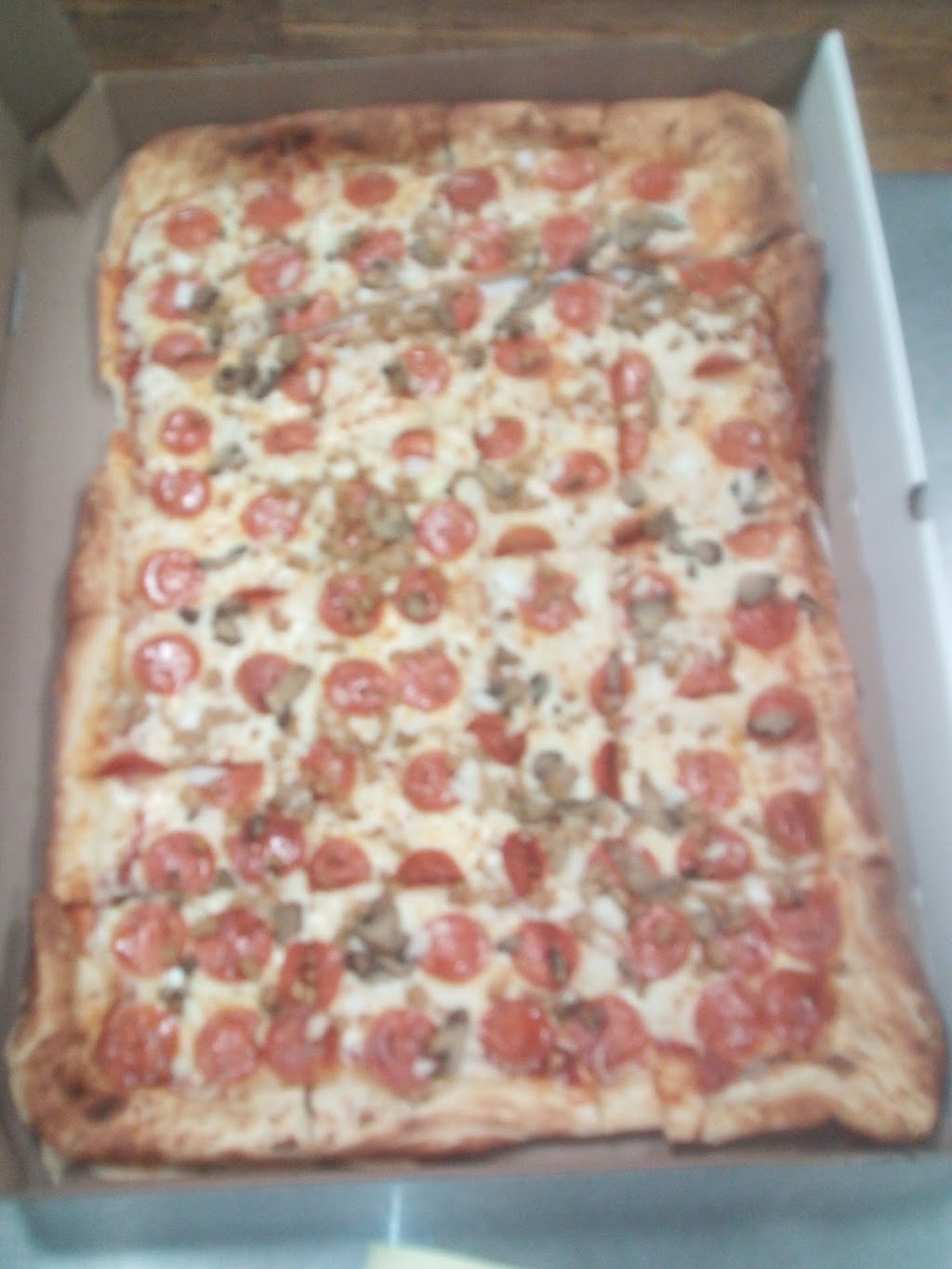 Big Cs Smokehouse and Pizza | restaurant | 121 S Broadway St, Green Springs, OH 44836, USA | 4196393700 OR +1 419-639-3700