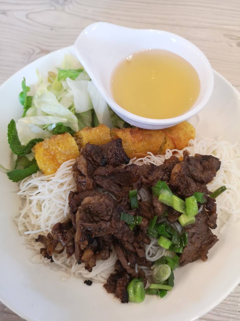 Southeast Mango Viet - Thai Cuisine | restaurant | 5019 Spectrum Way Unit A3, Mississauga, ON L4W 0E4, Canada | 9052821111 OR +1 905-282-1111