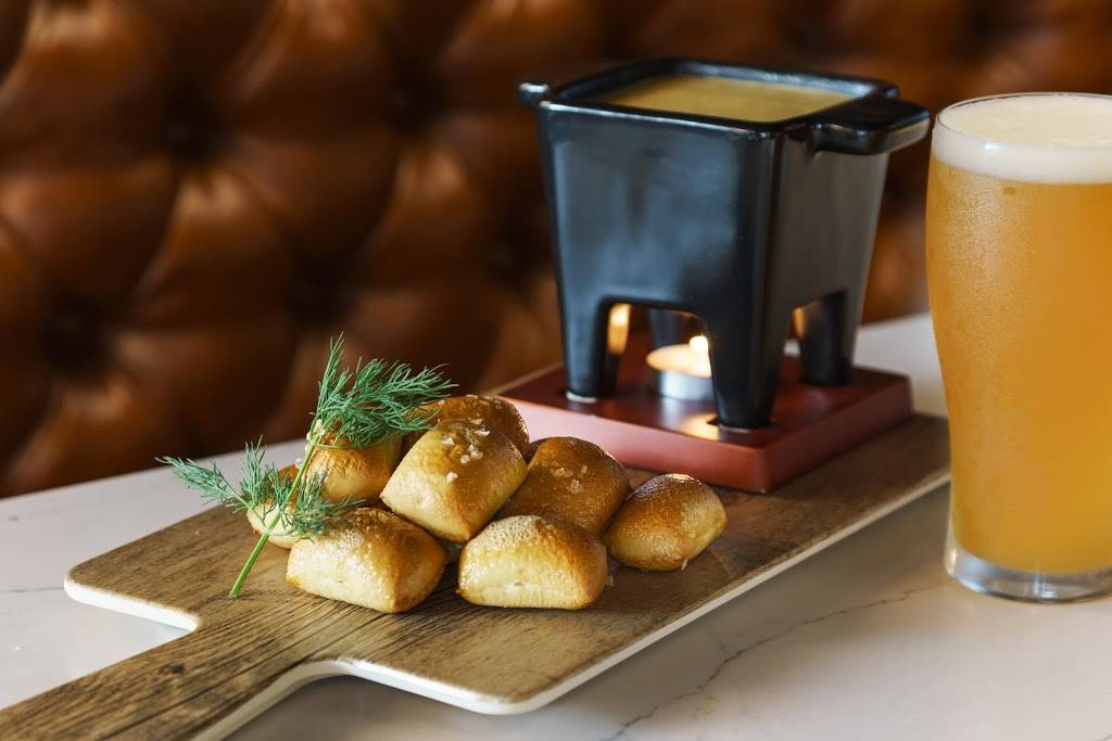 Fairchilds Public House | restaurant | 409 San Antonio Rd, Mountain View, CA 94040, USA | 6509666949 OR +1 650-966-6949