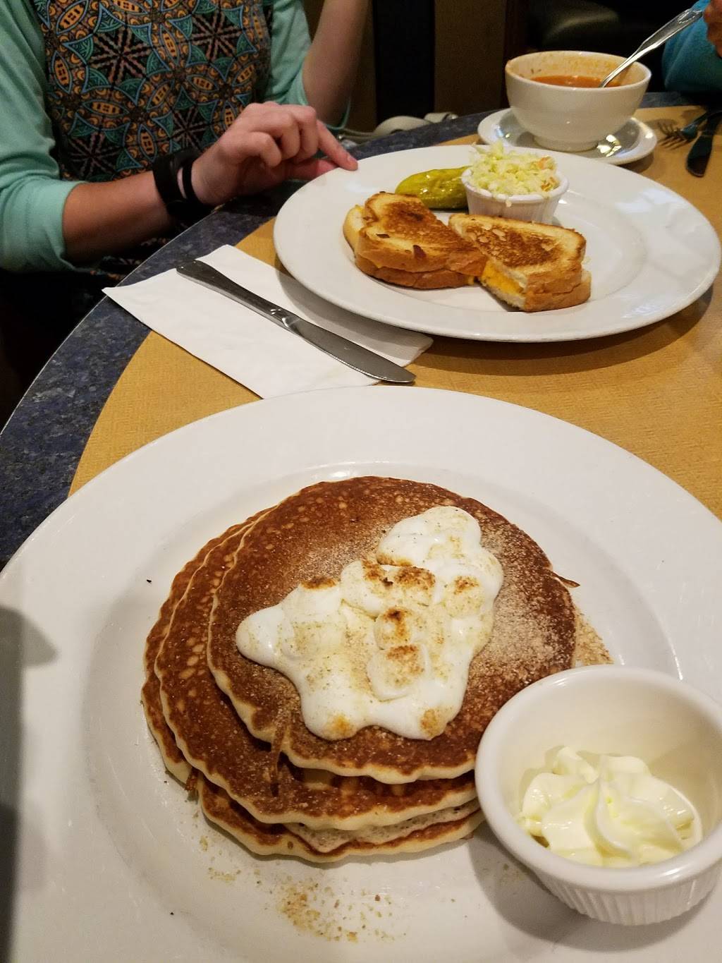 Landmark Diner | restaurant | 1027 Northern Blvd, Roslyn, NY 11576, USA | 5166274830 OR +1 516-627-4830