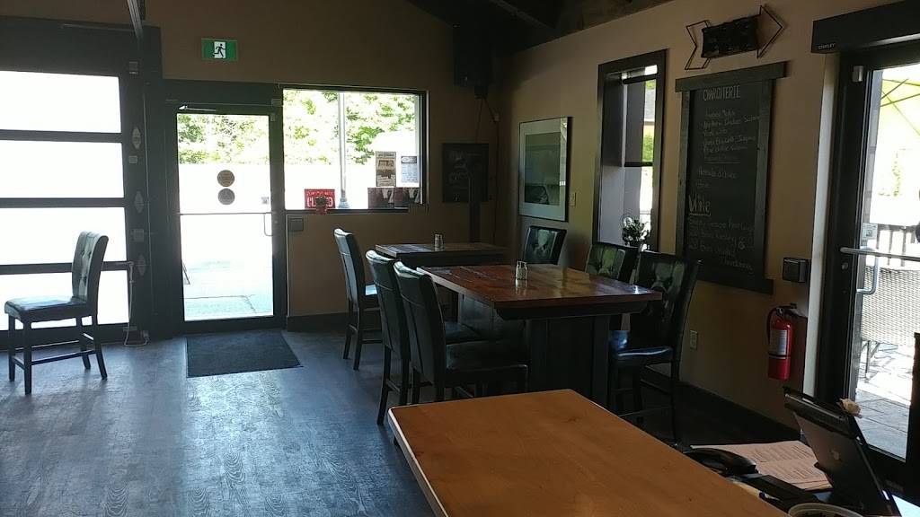 Moodys Bar & Grill | restaurant | 3 Tupper St, Millbrook, ON L0A 1G0, Canada | 7059326663 OR +1 705-932-6663