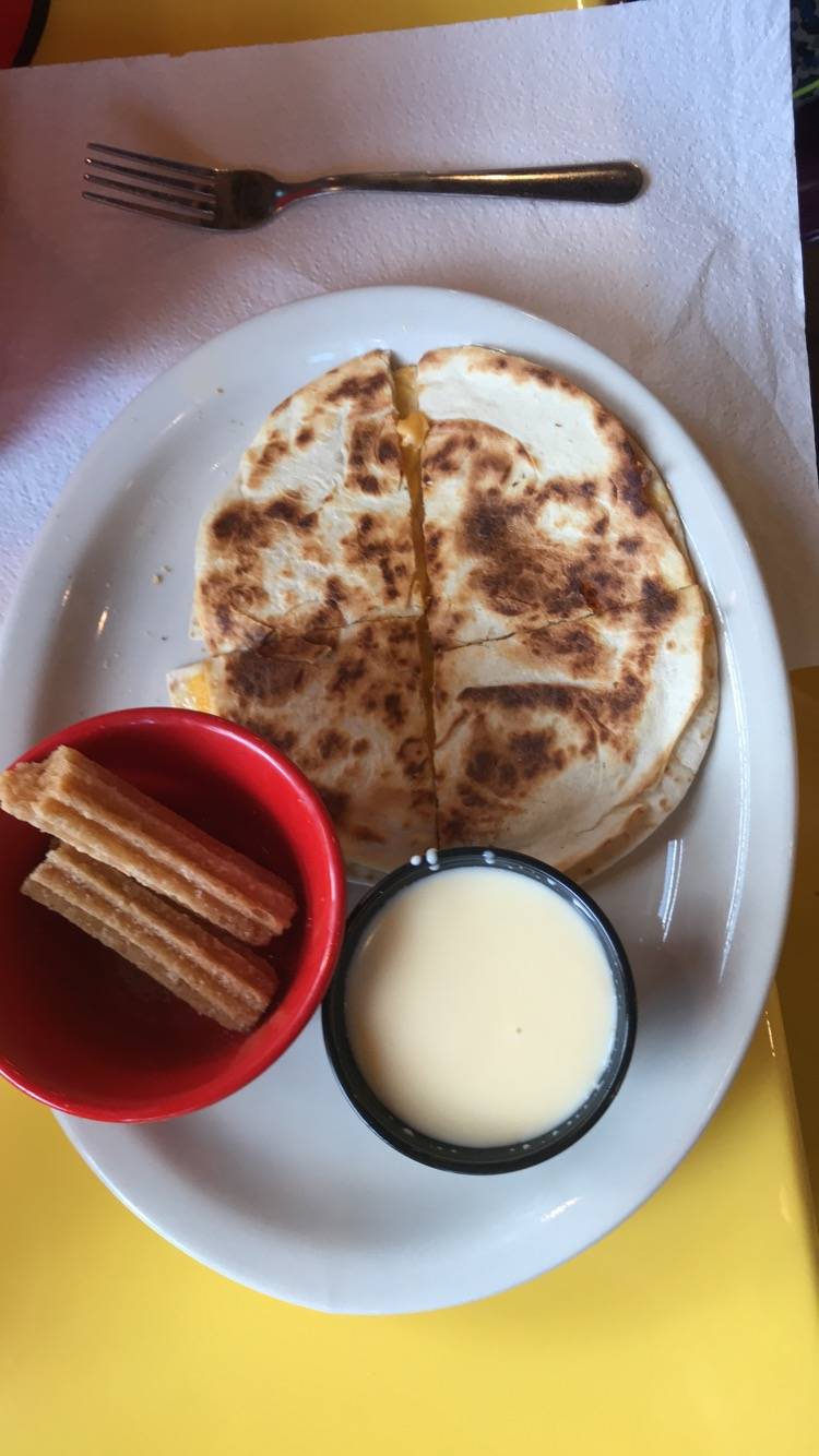 Fuzzys Taco Shop | restaurant | 205 E Nifong Blvd Suite 200, Columbia, MO 65203, USA | 5738182233 OR +1 573-818-2233