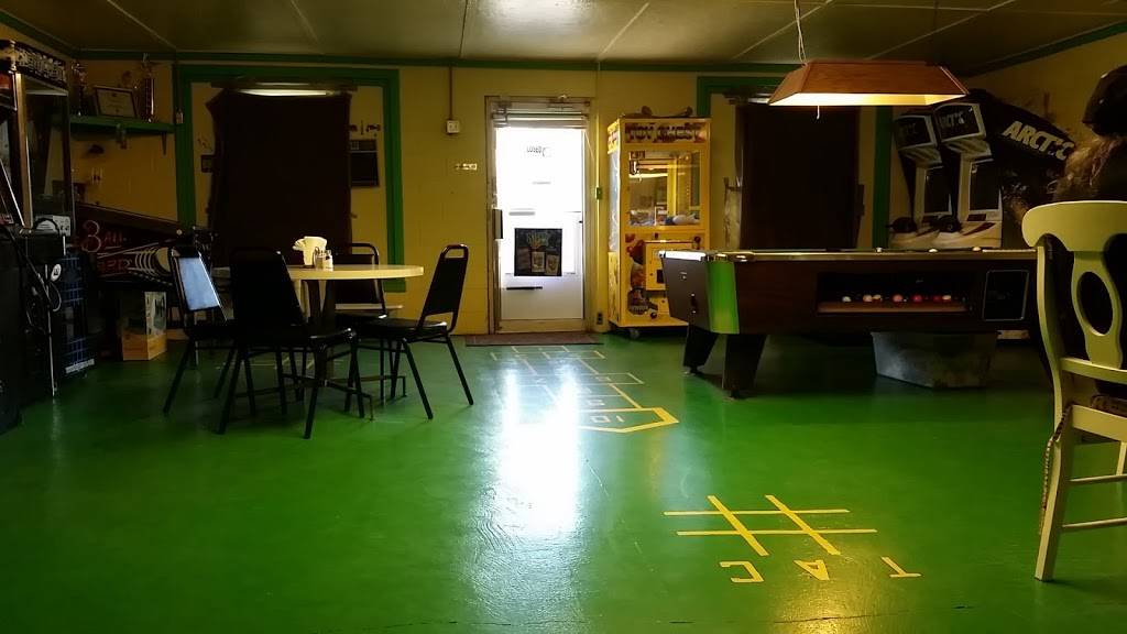 The Royal Flush | restaurant | 707 1st street, Fisk, MO 63940, USA | 5739672171 OR +1 573-967-2171