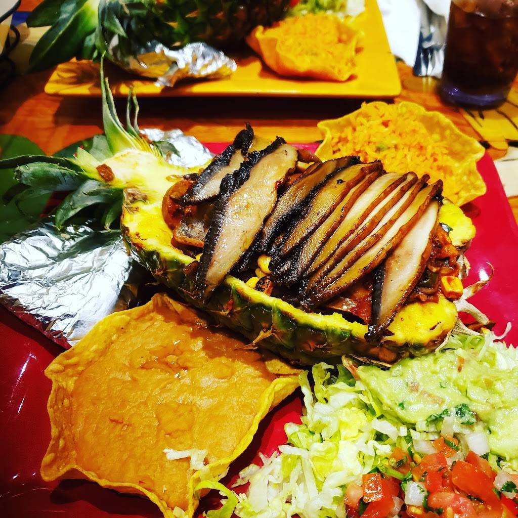 Cocina De Carlos | restaurant | 27072 Carronade Dr, Perrysburg, OH 43551, USA | 4198720200 OR +1 419-872-0200