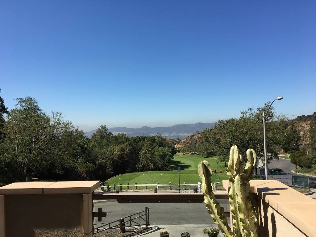 Hilltop Restaurant and Bar | restaurant | 1500 E Walnut Ave, Burbank, CA 91501, USA | 8187365530 OR +1 818-736-5530