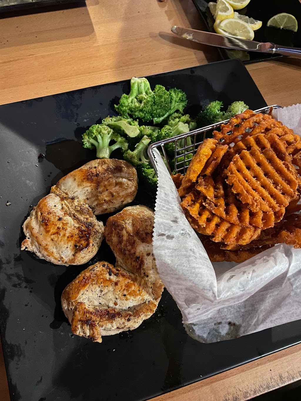 The GOAT Bar and Grill | restaurant | 2641 Legends Dr, Prattville, AL 36066, USA | 3343803232 OR +1 334-380-3232