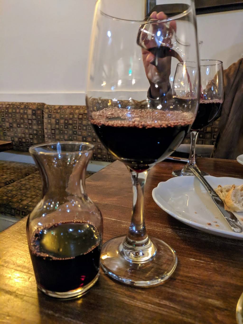 Sonoma Wine Shop / La Bodega Kitchen | restaurant | 2295 Gravenstein Hwy S, Sebastopol, CA 95472, USA | 7078271832 OR +1 707-827-1832