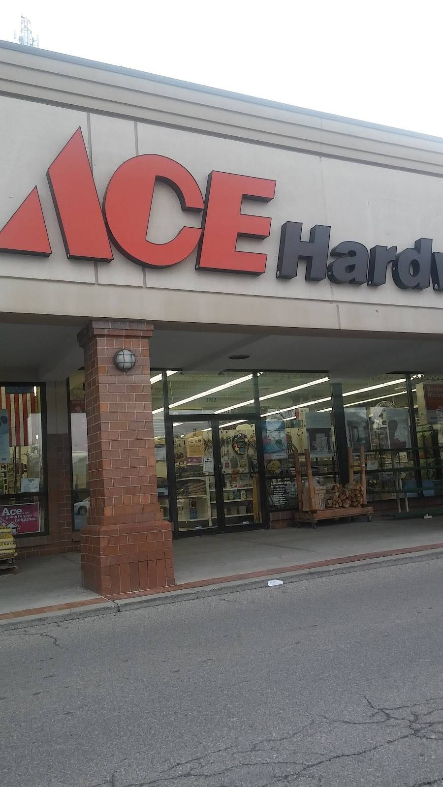 Hyde Park Plaza | shopping mall | 3760 Paxton Ave, Cincinnati, OH 45209, USA | 5136861600 OR +1 513-686-1600