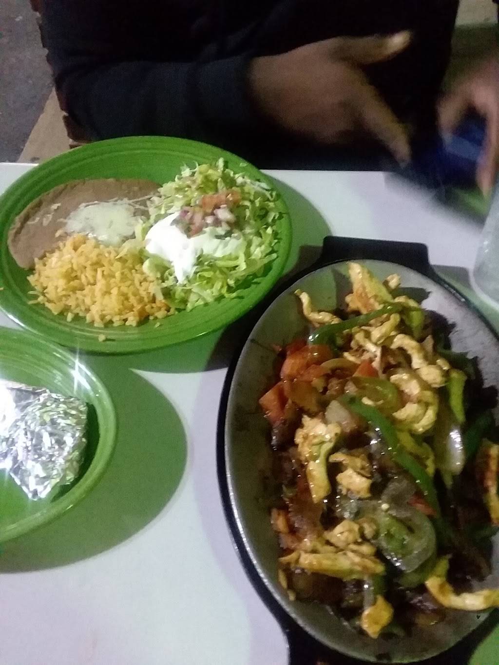 Wholly Guacamole Mexican Grille | restaurant | 6307 Burlington Rd, Whitsett, NC 27377, USA | 3364466500 OR +1 336-446-6500