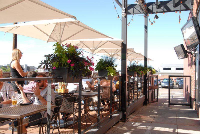 Blake Street Tavern | restaurant | 2301 Blake St, Denver, CO 80205, USA | 3036750505 OR +1 303-675-0505