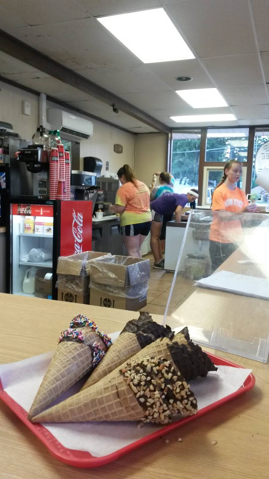 Skipper Dippers Dairy Bar & Grill | restaurant | 691 Claremont Ave, Tamaqua, PA 18252, USA | 5706682515 OR +1 570-668-2515