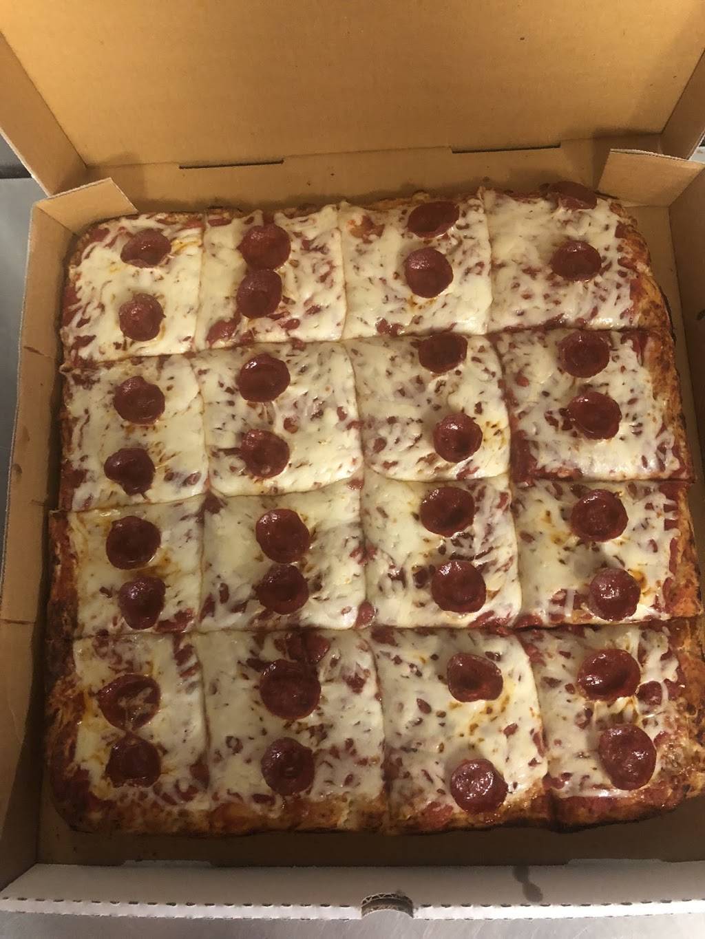 Mama Mia pizza and grill | restaurant | 4105 N Dupont Hwy, Dover, DE 19901, USA | 3027448724 OR +1 302-744-8724