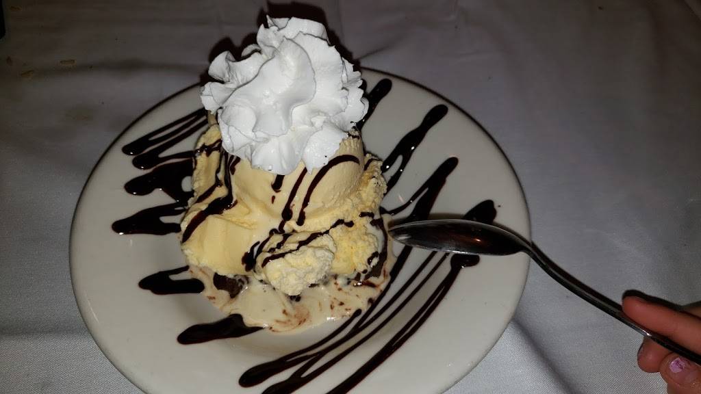 Bob Taylors Ranch House | restaurant | 6250 Rio Vista St, Las Vegas, NV 89130, USA | 7026451399 OR +1 702-645-1399