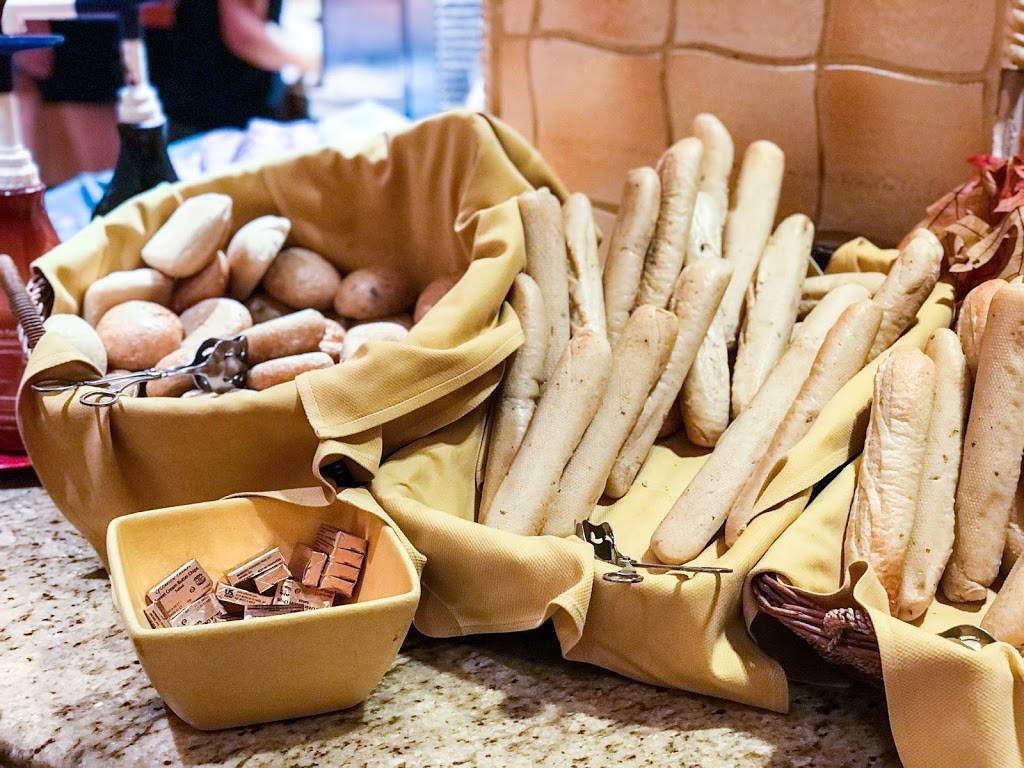 Goofys Kitchen | restaurant | Disneyland Hotel, Anaheim, CA 92802, USA | 7147813463 OR +1 714-781-3463