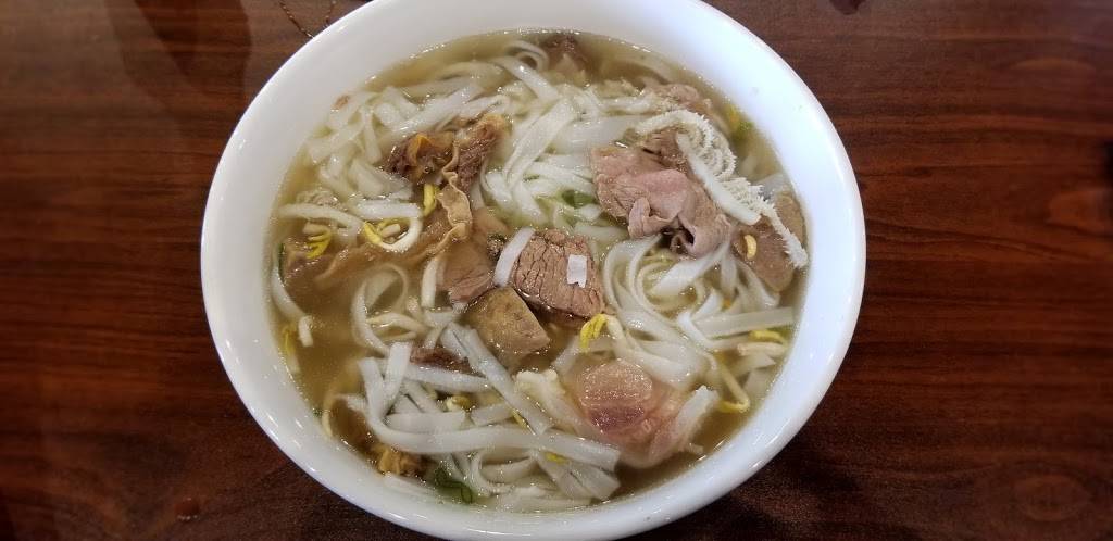Pho Tuoi | restaurant | 6559 N Oak Trafficway, Gladstone, MO 64118, USA | 8165997941 OR +1 816-599-7941