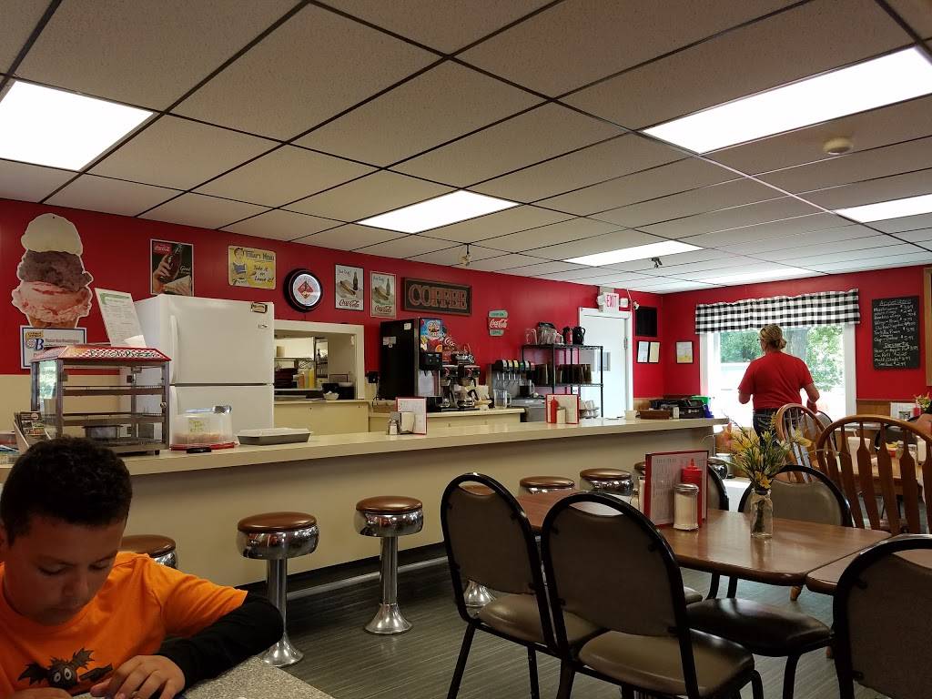 Smelks Diner | restaurant | 112 N State St, Freeport, MI 49325, USA | 6167655320 OR +1 616-765-5320