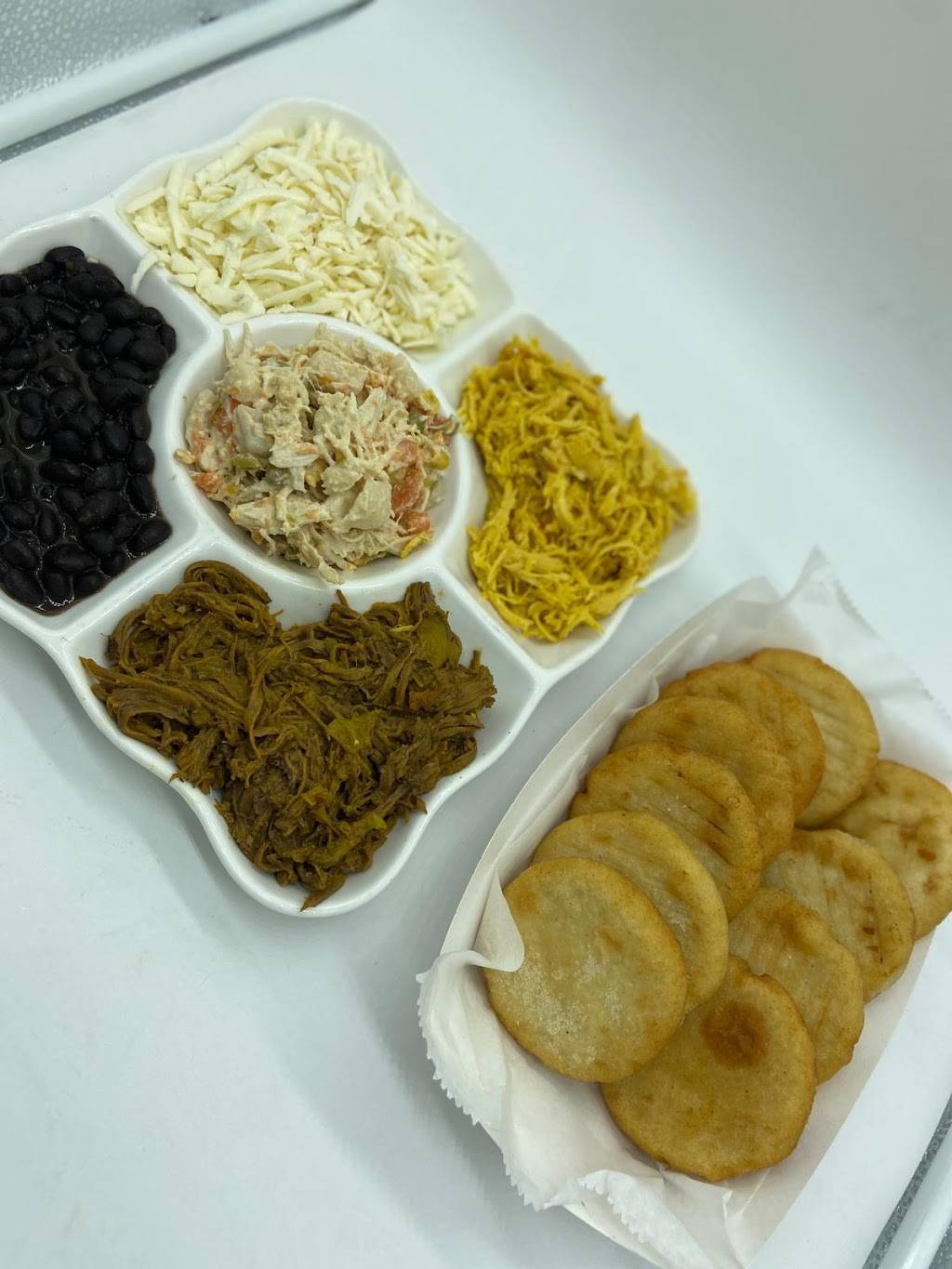 Latin Fork Arepas drive thru | restaurant | 280 E Vine St, Kissimmee, FL 34744, USA | 4077852090 OR +1 407-785-2090