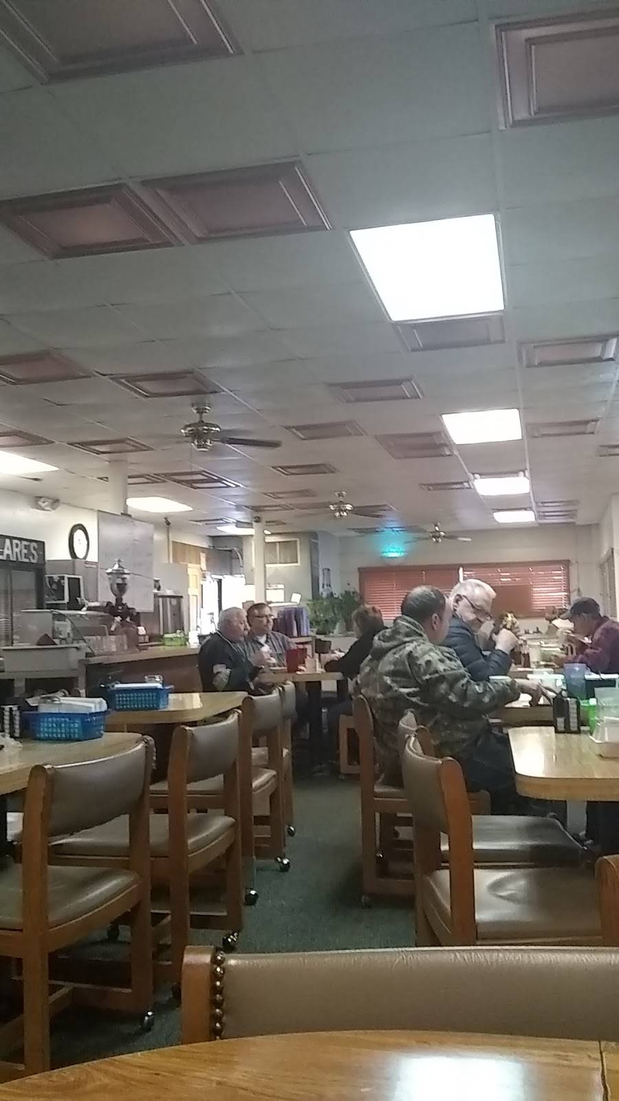 Clares | restaurant | 2502 E William St, Decatur, IL 62521, USA | 2174283437 OR +1 217-428-3437