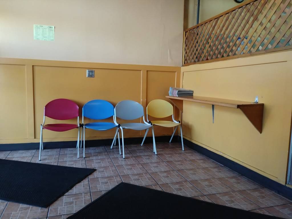 Fish Town Outlet | restaurant | 3623 South La Brea Ave, Los Angeles, CA 90016, USA | 3232902210 OR +1 323-290-2210