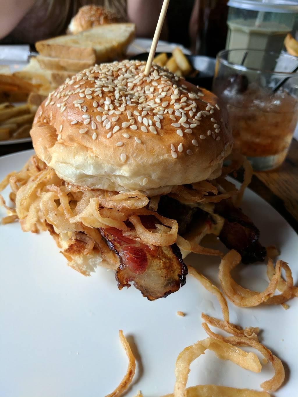 Jakes Burger | restaurant | 18905 W Capitol Dr #110, Brookfield, WI 53045, USA | 2627811110 OR +1 262-781-1110