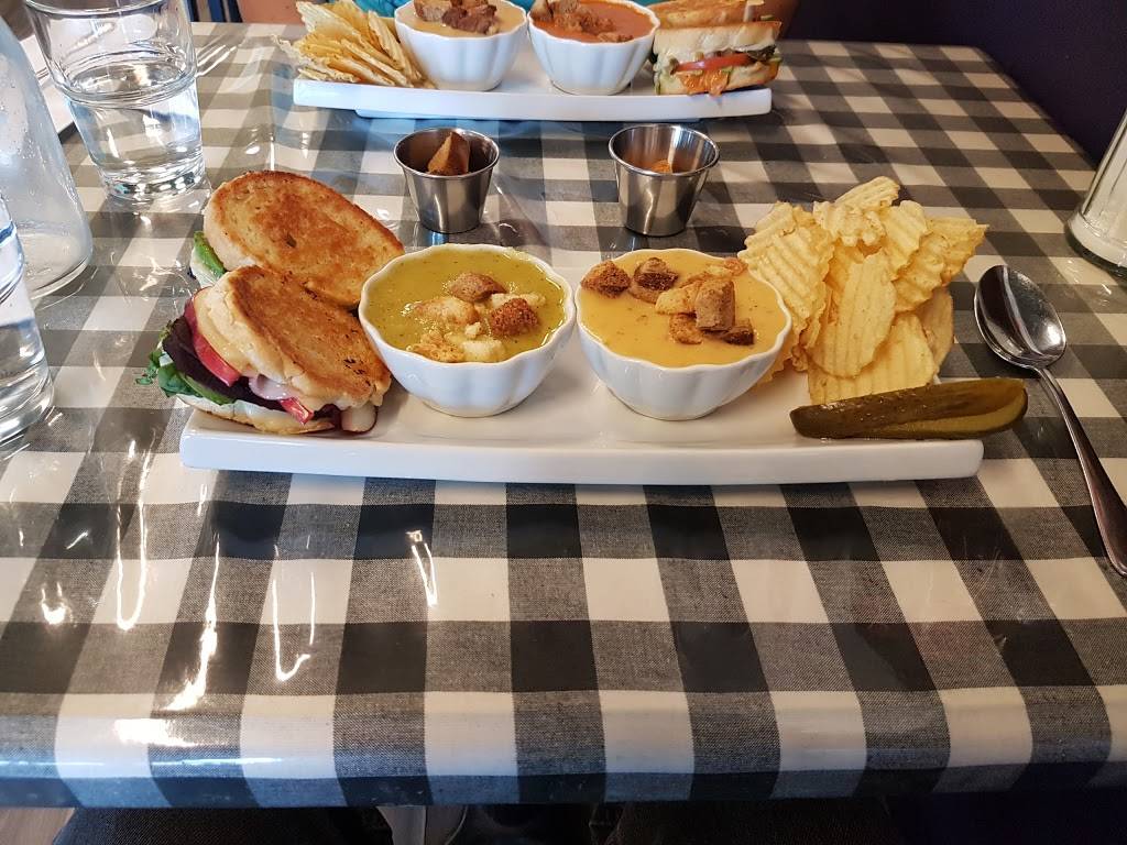 The Grilled Cheese Hideaway | restaurant | 33 King St E, Bobcaygeon, ON K0M 1A0, Canada | 7058212137 OR +1 705-821-2137