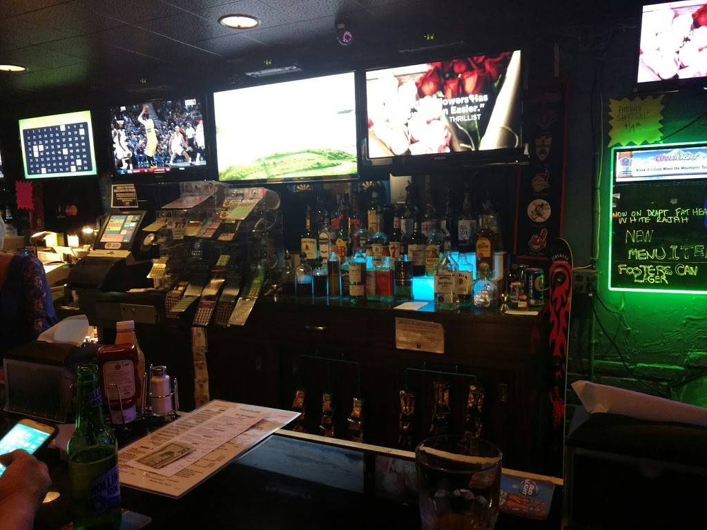 Inn Cahoots Bar | restaurant | 7525 Broadview Rd, Seven Hills, OH 44131, USA | 4408826669 OR +1 440-882-6669