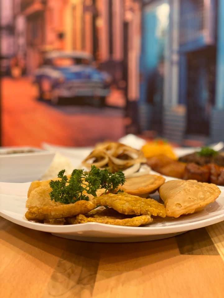 El Cubano | restaurant | 23360 Valencia Blvd, Valencia, CA 91355, USA | 6614178025 OR +1 661-417-8025