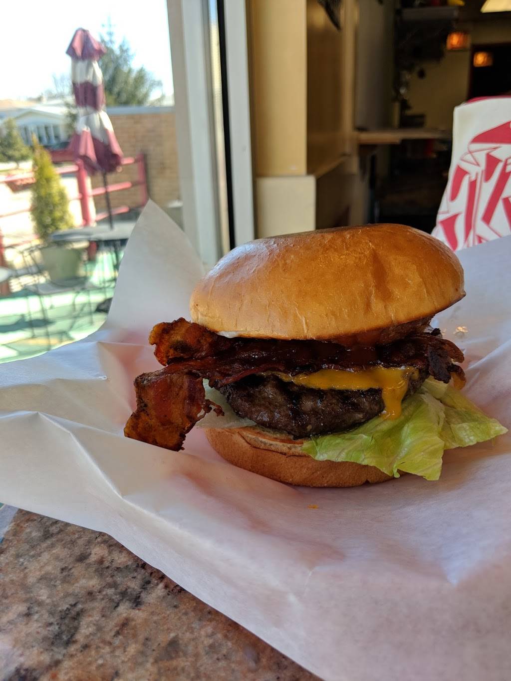 Johnnys Grill | restaurant | 5313 Lincoln Ave, Skokie, IL 60077, USA | 8476744067 OR +1 847-674-4067