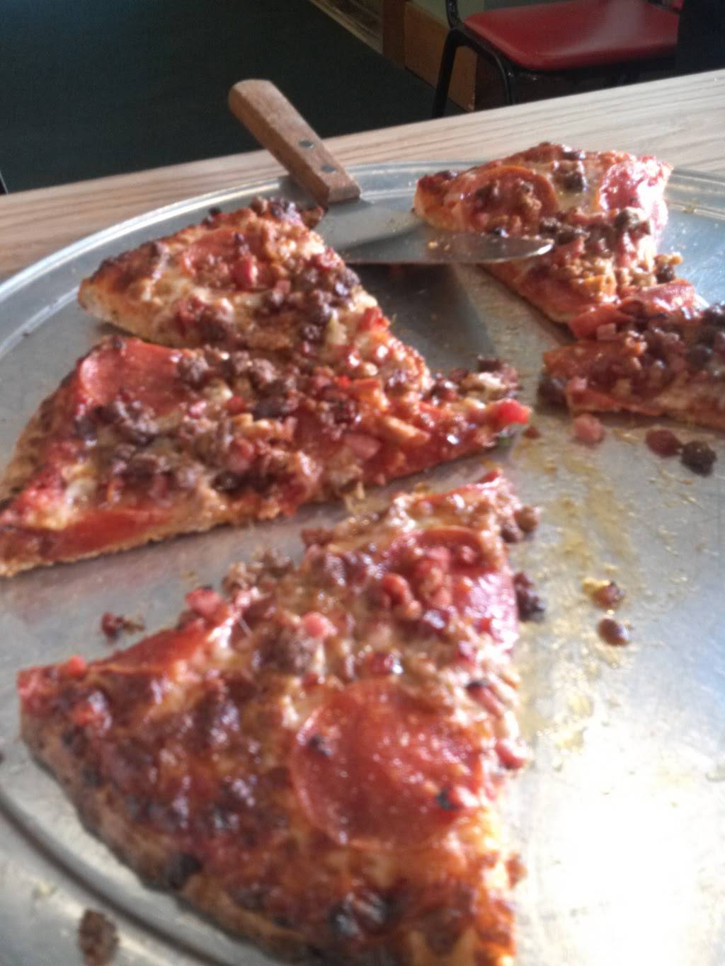 Foxs Pizza Den | restaurant | 19 N Miami St, West Milton, OH 45383, USA | 9376986000 OR +1 937-698-6000