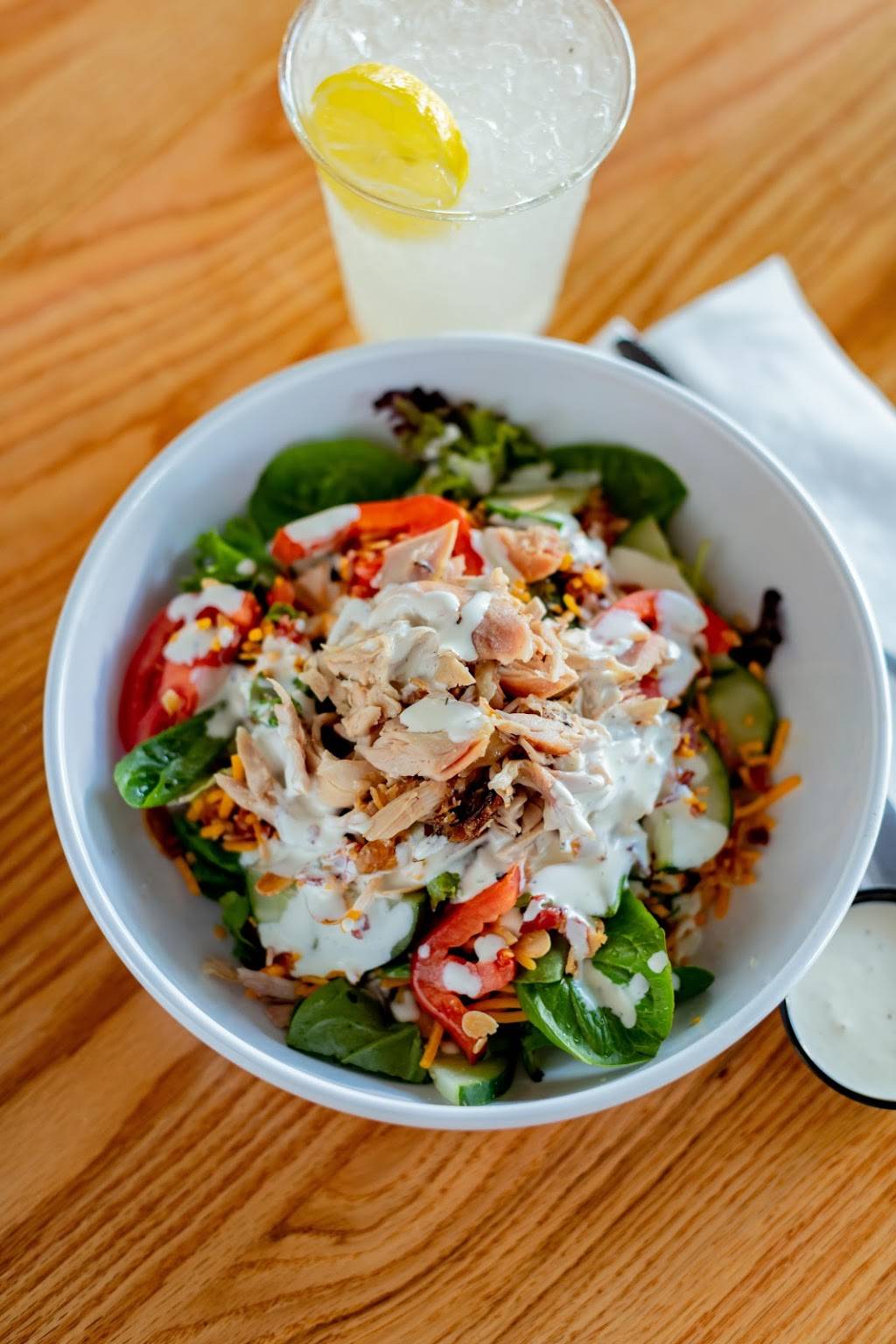 Waldos Chicken and Beer | restaurant | 1120 4th Ave N Suite 103, Nashville, TN 37208, USA | 6156103394 OR +1 615-610-3394