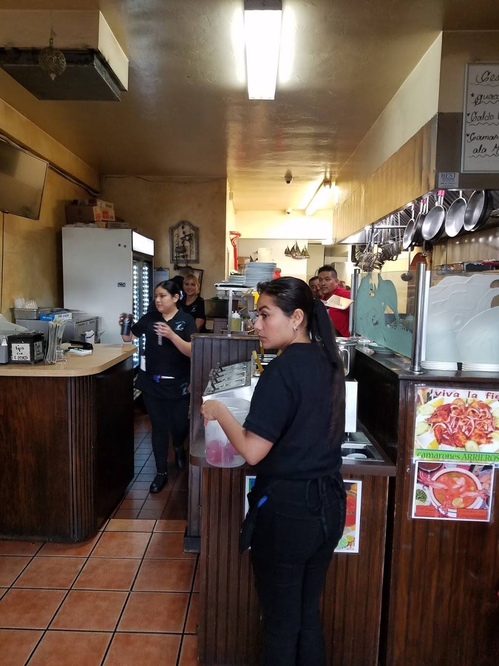 Cesars Place | restaurant | 712 N Milpas St, Santa Barbara, CA 93103, USA | 8058840964 OR +1 805-884-0964