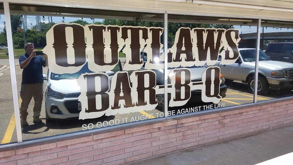 outlaws bar-b-que | restaurant | 100 W Ferguson Rd, Mt Pleasant, TX 75455, USA | 9035727860 OR +1 903-572-7860