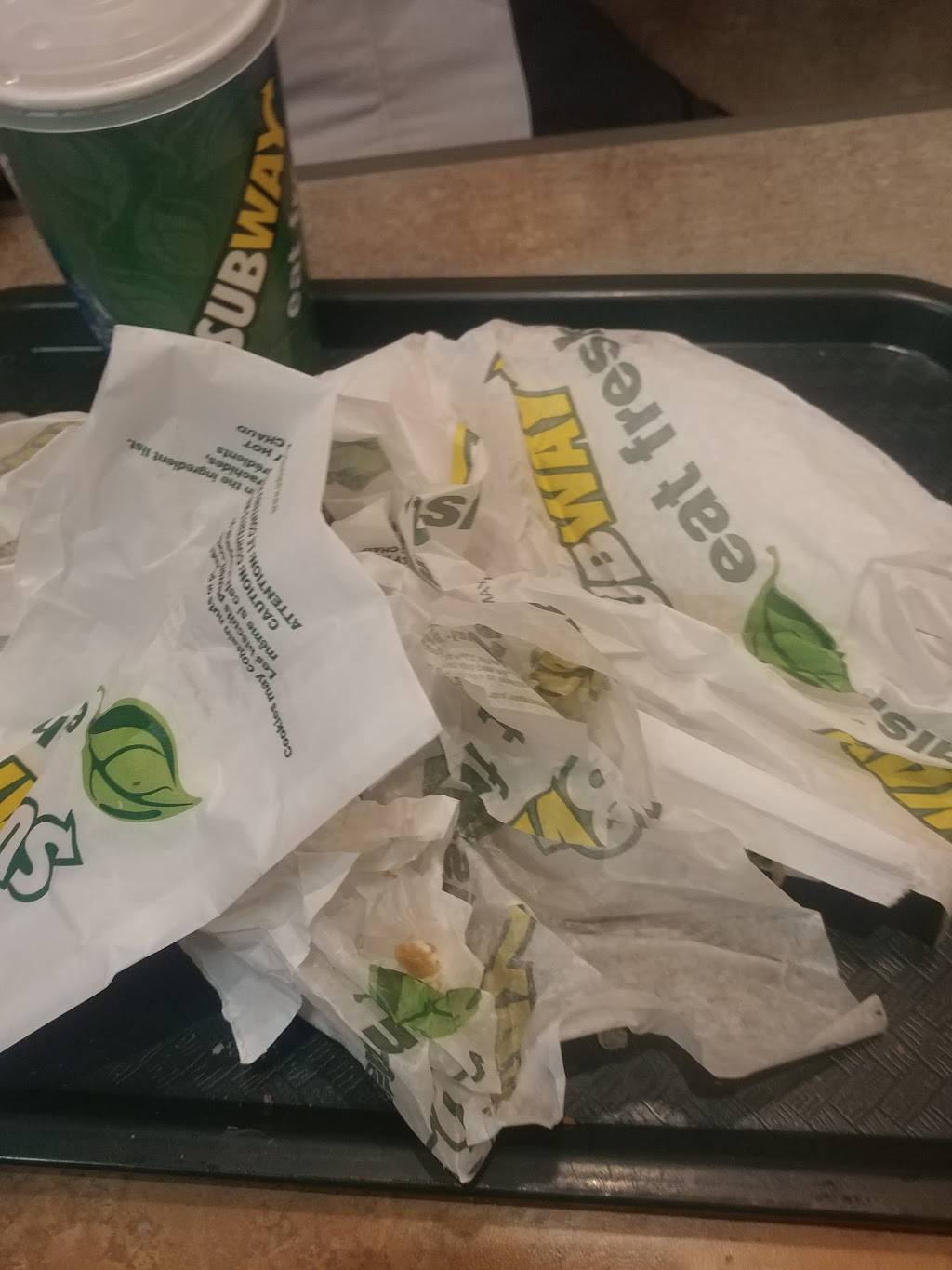 Restaurant SUBWAY | restaurant | 400 Boulevard Saint-Joseph, Drummondville, QC J2C 2A8, Canada | 8194743308 OR +1 819-474-3308