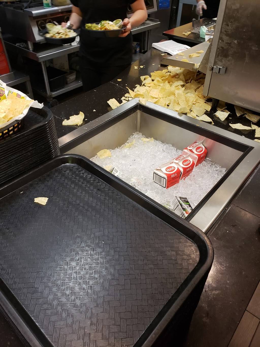 Moes Southwest Grill | restaurant | 909 Hartford Turnpike, Waterford, CT 06385, USA | 8605749059 OR +1 860-574-9059