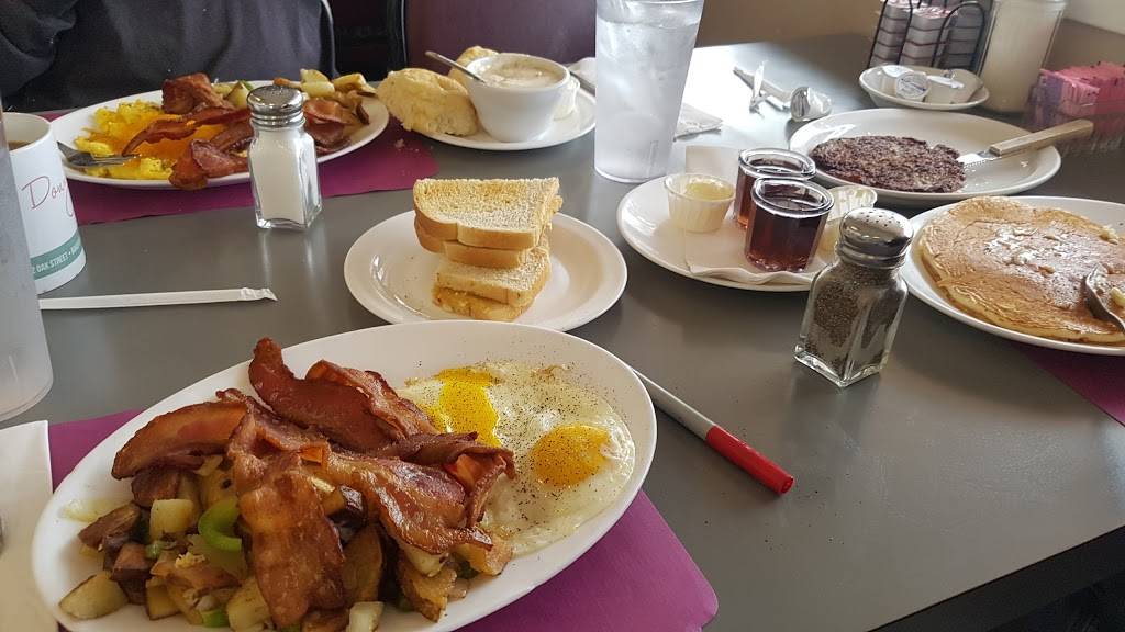 Donna Kayes Cafe | cafe | 212 Oak St, Bakersfield, CA 93304, USA | 6618734942 OR +1 661-873-4942