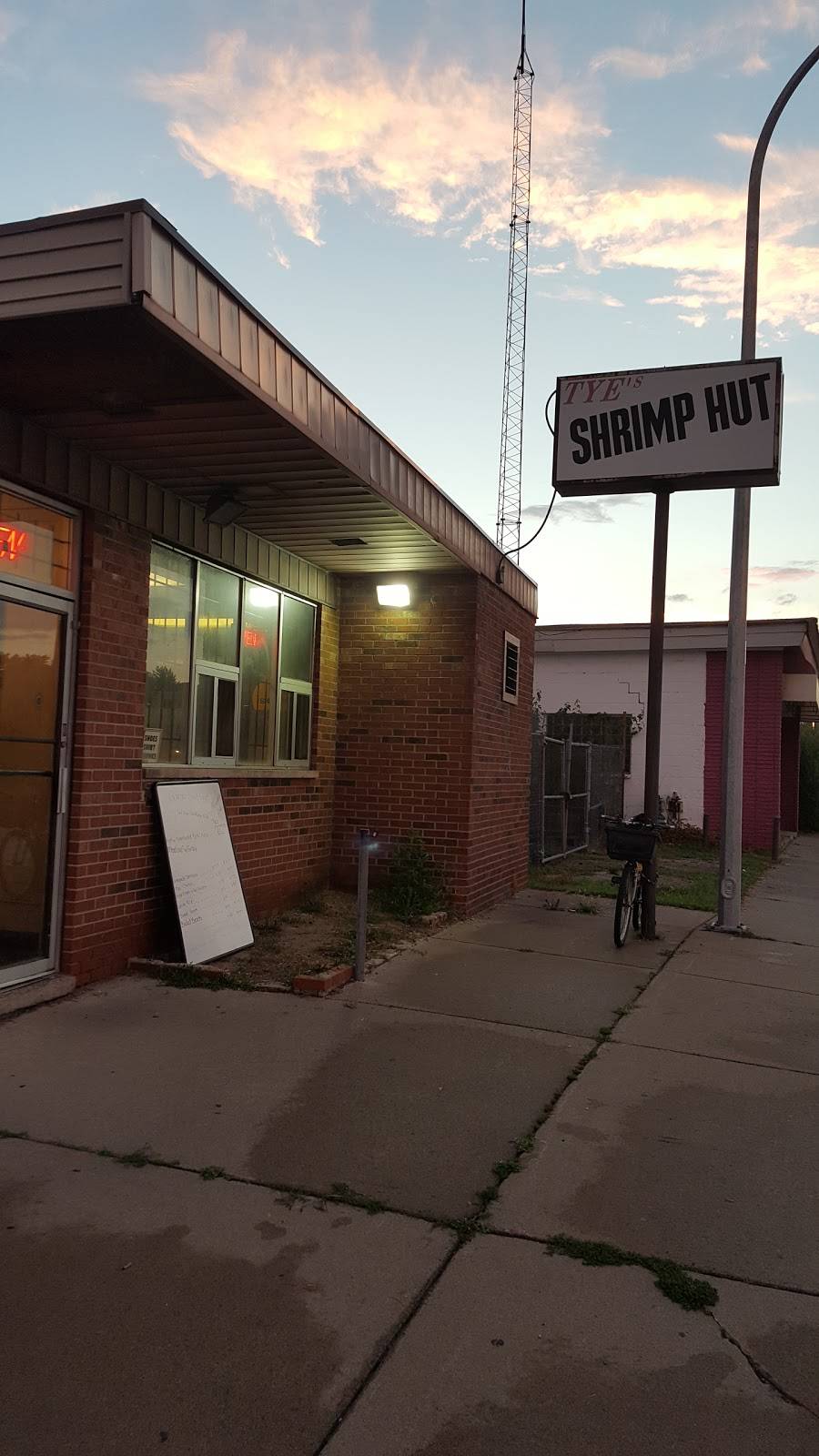 Shrimp Hut | restaurant | 409 Visger Rd, Ecorse, MI 48229, USA | 3132168941 OR +1 313-216-8941